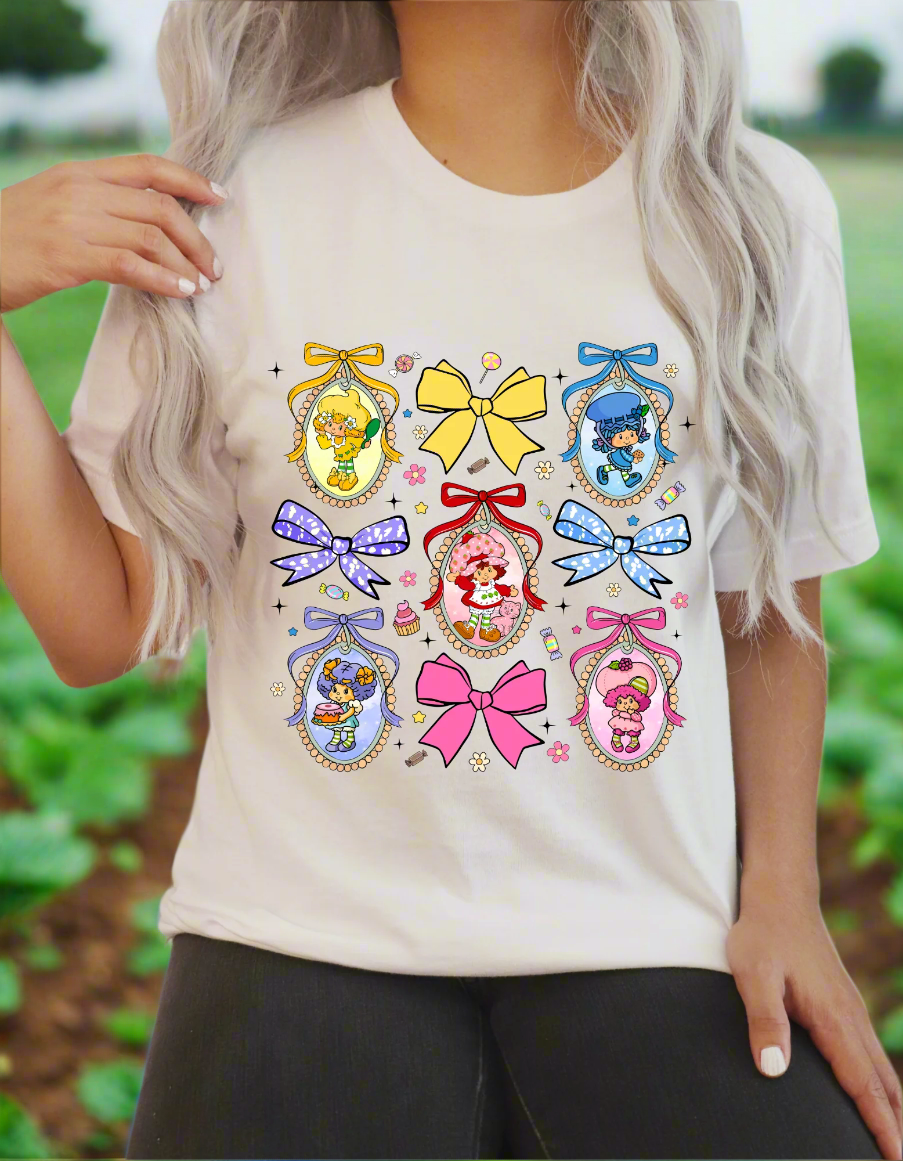 Strawberry girls & bows - Graphic t-shirt