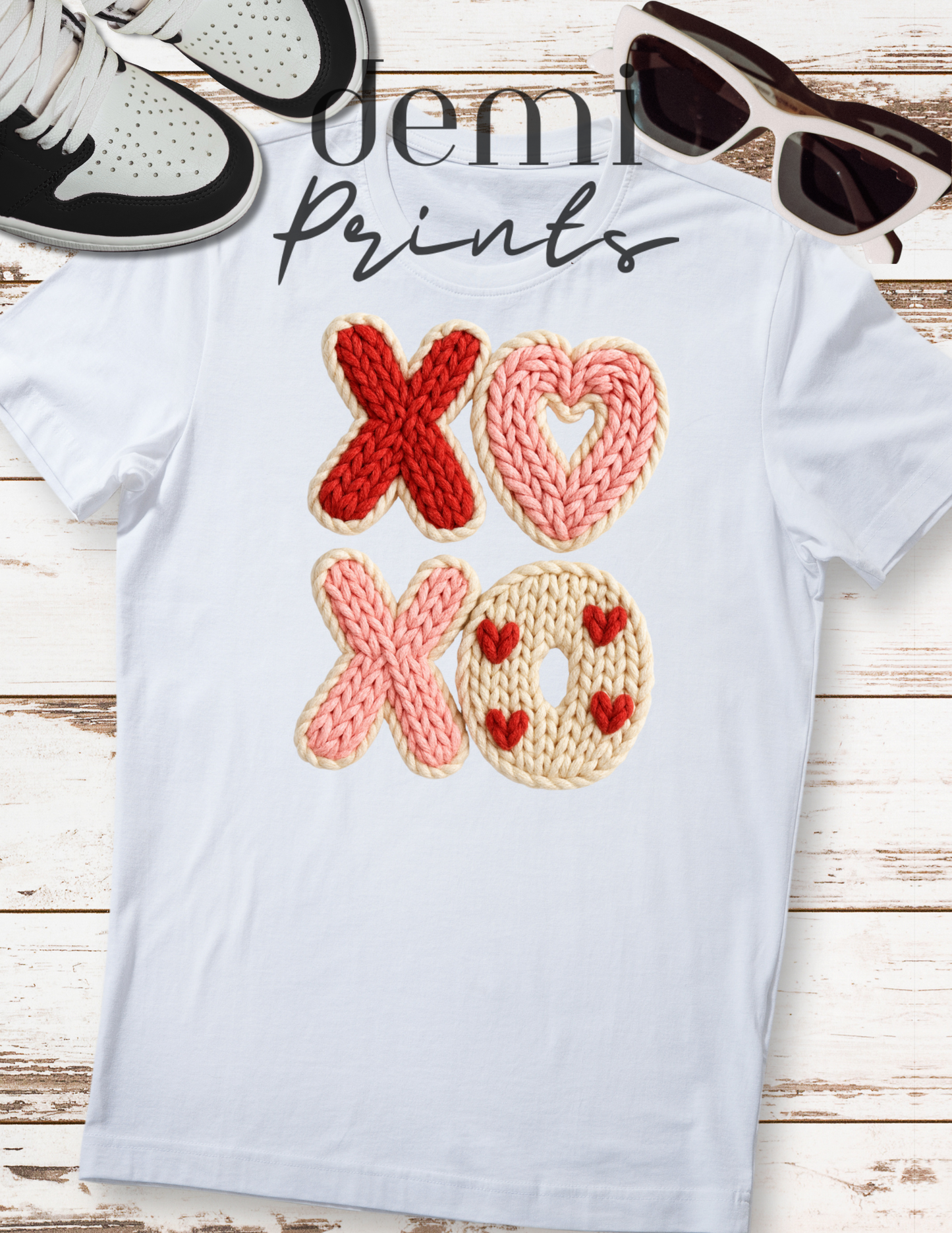 Crochet style XOXO - Graphic t-shirt (flat image)