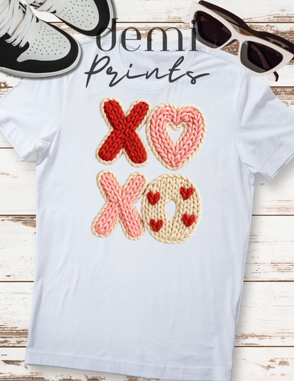 Crochet style XOXO - Graphic t-shirt (flat image)