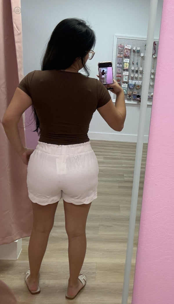 Whisper White - Scallop Short