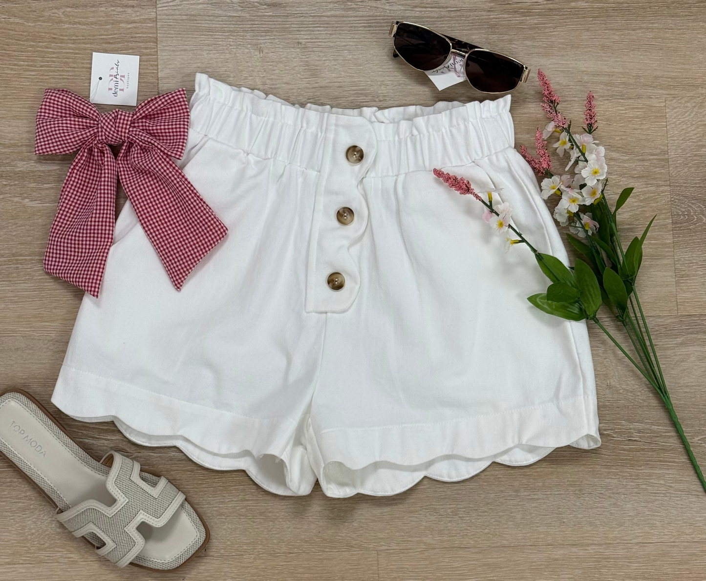 Whisper White - Scallop Short